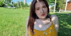 Мачеха жаждала в середине ночи, пробираясь в комнату сексуального сына